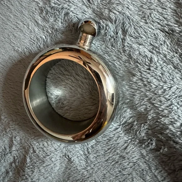 Source Unknown Silver Circular Flask - Picture 2 of 4